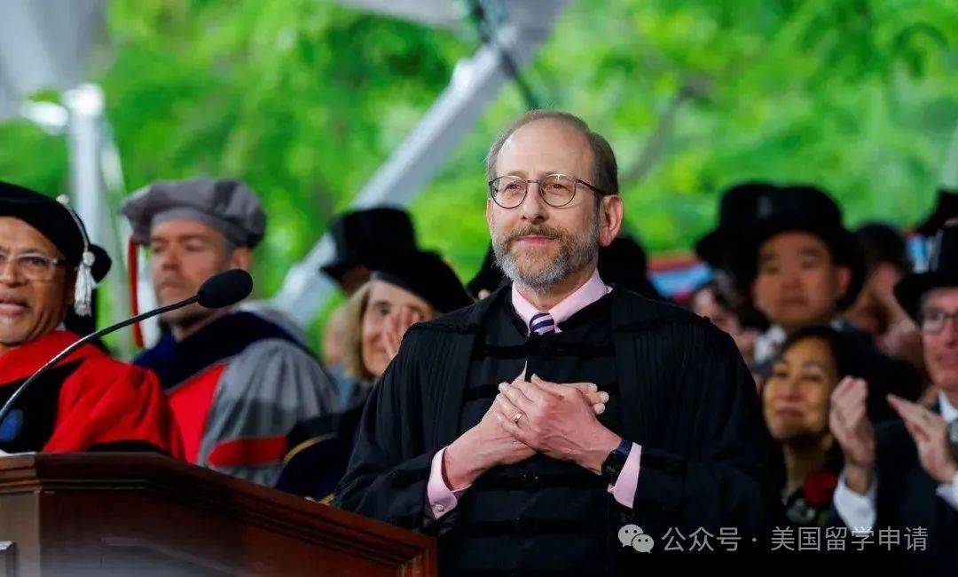 的中国女生蒋雨融来自青岛英高毕业本科就读于杜克凯发app网站震撼全场！史上首位在